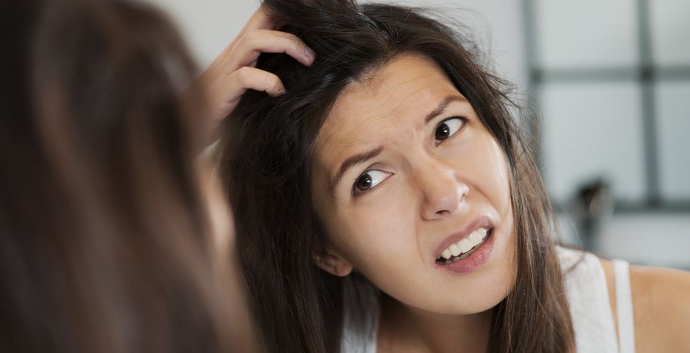 وصفة منزلية تخلصك من الشعر الأبيض خلال 5 دقائق!‏