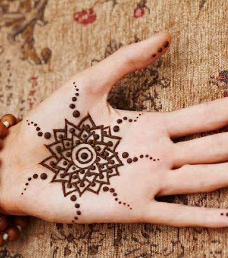 صور احدث نقش خفيف للعروس