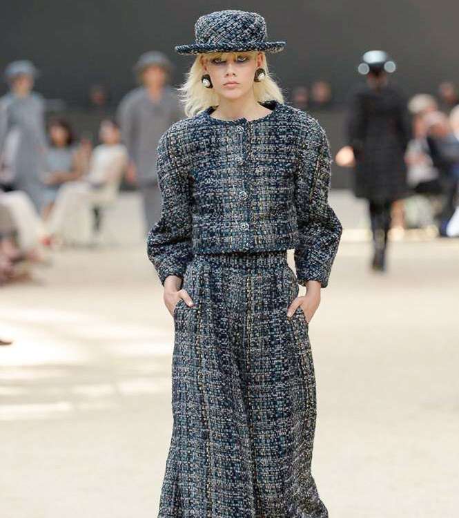 السروال التويدي بقصة الـ Culotte مع السترة القصيرة من CHANEL