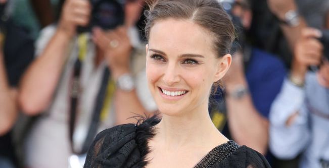 صورة مكياج نتلي بورتمان في مهرجان كان السينمائي 2015