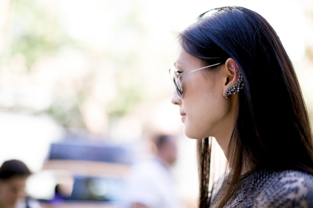 اعتمدي موضة الـ Ear Cuff لإطلالة الفاشينيستا