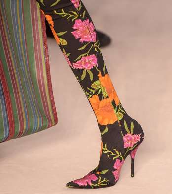 حذاء بلانسياغا طويل الساق والمطبع بالازهار لصيف 2017