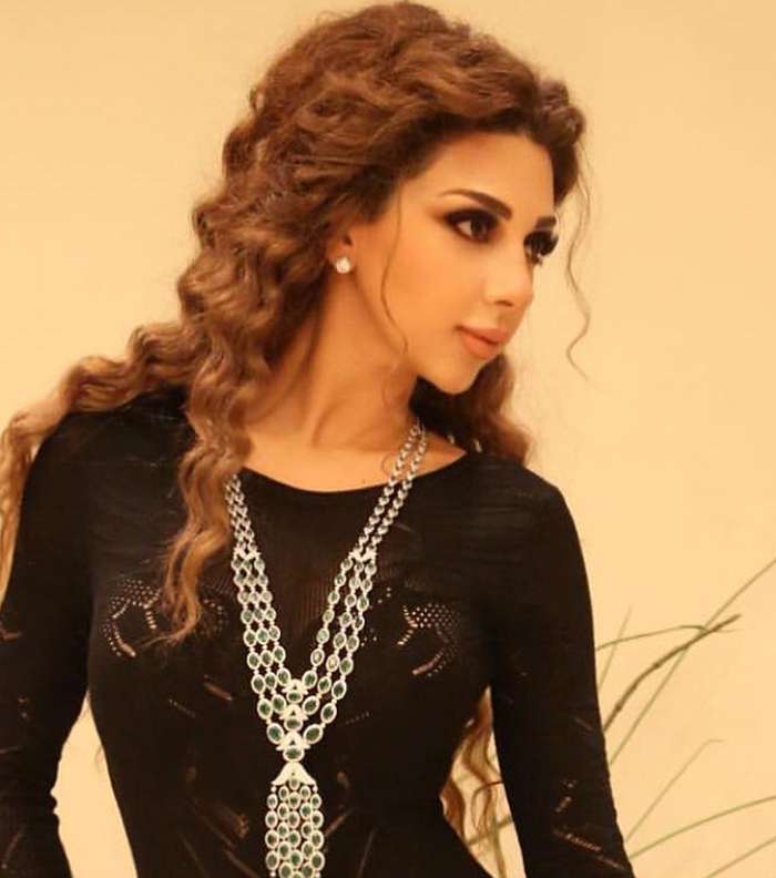 ميريام فارس تتمسك بالاسود وتتعرض للانتقادات
