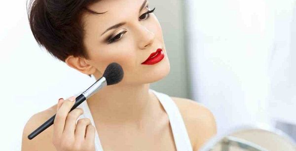 أتقني طريقه وضع الكنتور لاطلالة مشرقة