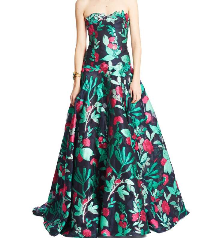 اليك هذه الازياء من مجموعة اوسكار دي لا رانتا Pre Fall 2015