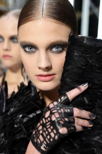 Chanel-Summer-Make-up-trend-11-3-2011-3
