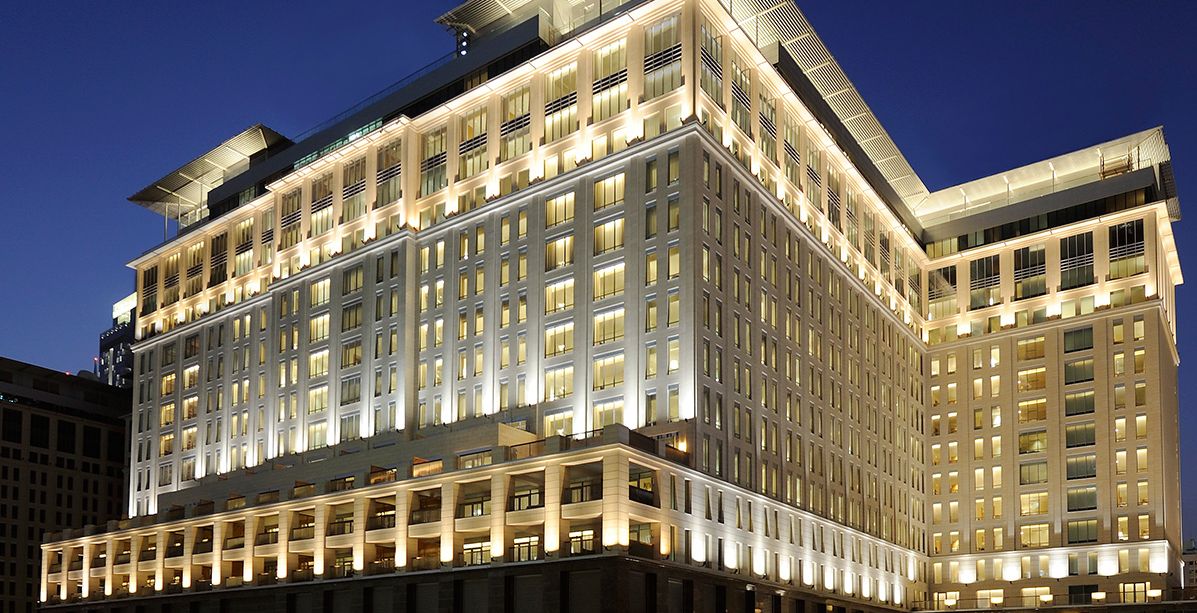 فندق الريتز-كارلتون، مركز دبي المالي العالمي الوجهة الأولى لمحبّي الفنّ