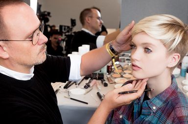 كواليس ماكياج وشعر ديور في أسبوع الموضة في باريس لربيع وصيف 2018