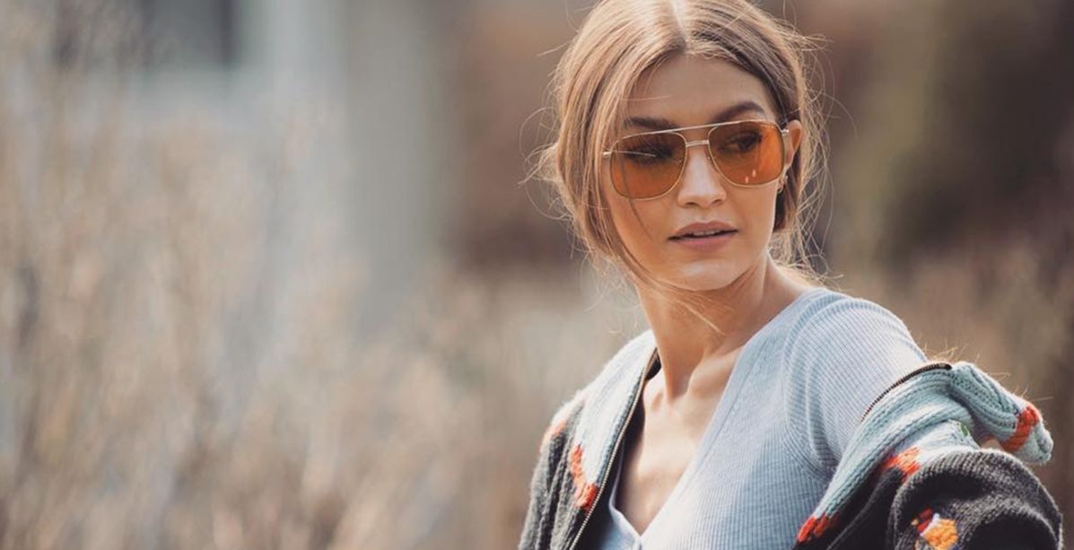 جيجي حديد تمتلك العديد من النظارات الشمسية