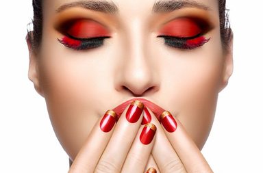 مجموعة طلاء الأظافر لإطلالة الأعياد 2014