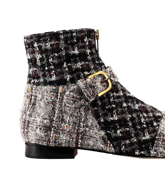تألقي مع حذاء Chanel الـ Ankle Boot