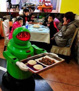 مطعم الرجال الآليين