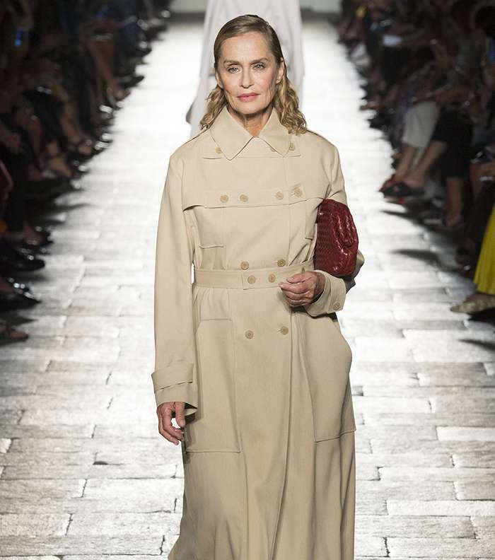 كيف تنسقين كلاتش بوتيغا فينيتا الاشهر هذا الموسم The Lauren 1980