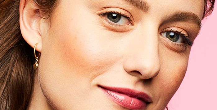 خطوات لحواجب مناسبة للإجازة على الشاطئ قبل عطلة عيد الأضحى