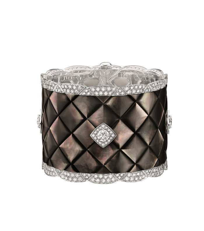 سوار Nacre من CHANEL من مجموعة Signature de CHANEL