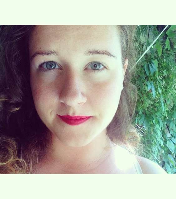 المكياج الفرنسي مع أحمر الشفاه