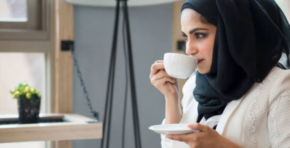 بين شخصيتي القهوة والشاى أيهما تملكين؟