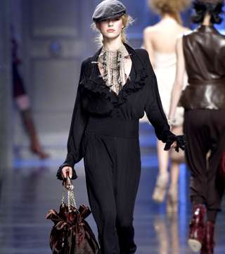 Christian-dior-rtw-fall-2010-9-3-2010-15