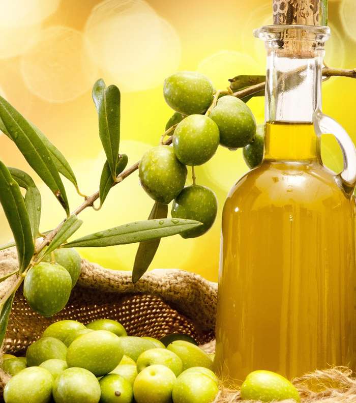 فوائد زيت الزيتون للبشره