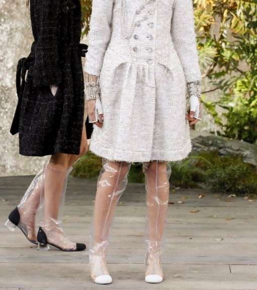 اطلالتين باسلوب الـ Monochrome باللونين الاسود والابيض من توقيع علامة CHANEL