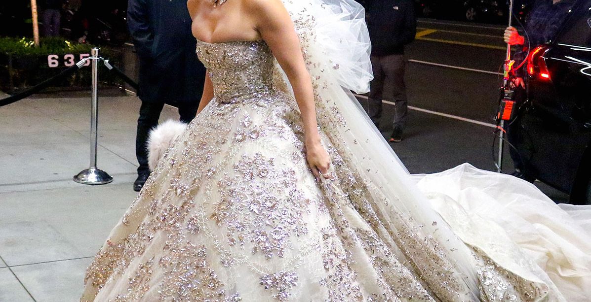 جنيفر لوبيز ترتدي فستان زفاف زهير مراد في فيلمها الجديد