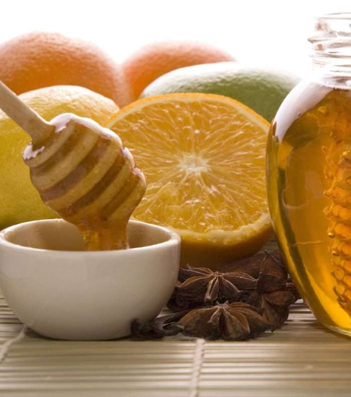 العسل مرطّب طبيعي للشعر