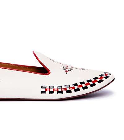 من Tory Burch، اختاري أحذيتك بموضة الـ Loafers لربيع 2013