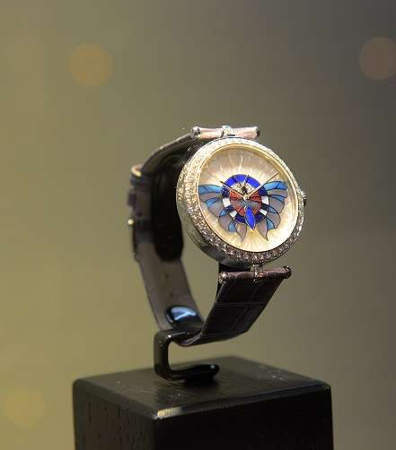 إكتشفي أجمل الساعات من معرض جائزة جنيف الكبرى للساعات الفخمة
