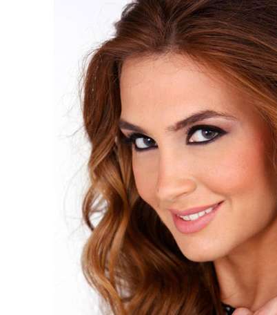 رينا شيباني بتسريحات الشعر الكثيف