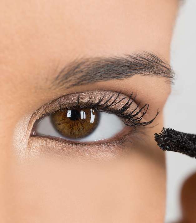 ماسكارا Upside Down لرموش لا مثيل لها في الماكياج