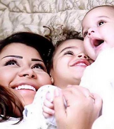 شيرين عبد الوهاب تمضي أمتع الأوقات مع إبنتيها