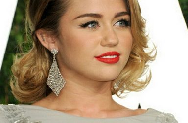 صور تسريحات شعر للسهرات ناعمه لتتألقي