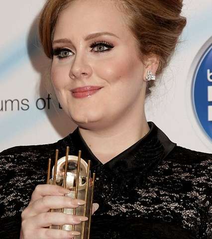 تسريحة الشعر المرفوع في Mercury Music Prize 2011