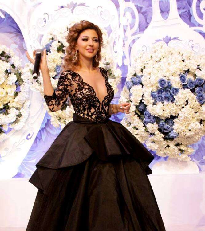 موديلات فساتين مريام فارس انستقرام الراقية