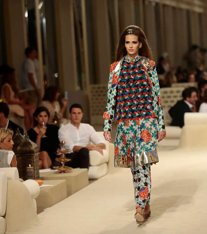 عارضات CHANEL Cruise تتألّقن بأجمل الطبعات 