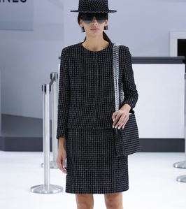 من باريس، تعرفي على أبرز الإطلالات خلال عرض أزياء دار CHANEL لمجموعة صيف 2016
