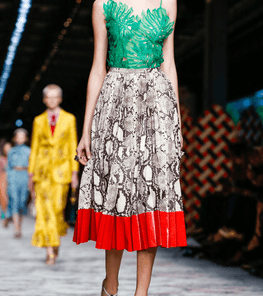 موضة الفساتين المطبعة مع الدانتيل من غوتشي لصيف 2016