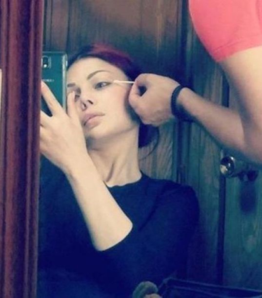 هيفاء وهبي تستعد لتصوير مشهد تلفزيوني
