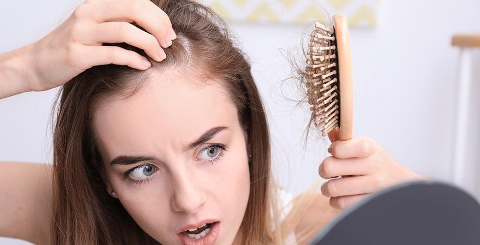 علاج تساقط الشعر الشديد وابرز الاسباب