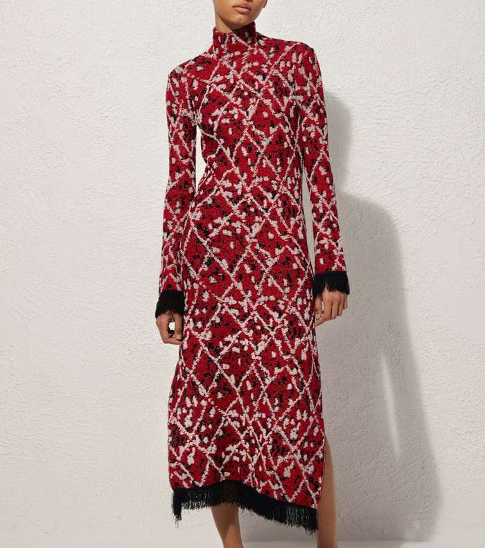 موضة الفستان المطرز ومتوسط الطول مع الشراريب في الاسفل من Proenza Schouler لما قبل خريف 2016
