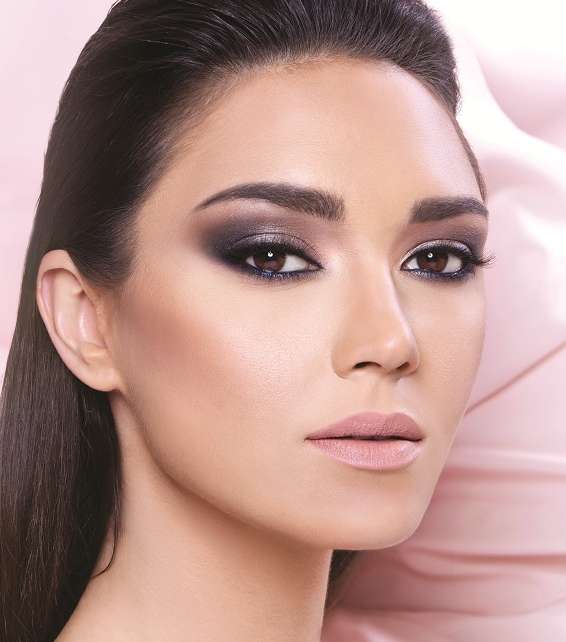 عيون السموكي: أناقة الصيحات الكلاسيكية