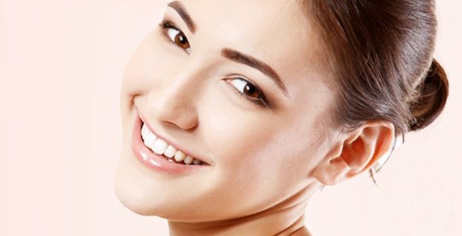 هذه المأكولات تضرّ ببشرة البنات