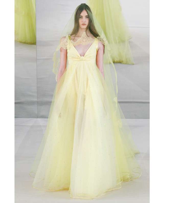 الفستان المنفوخ مع قصة الصدر العالية من Alexis Mabille لصيف 2017