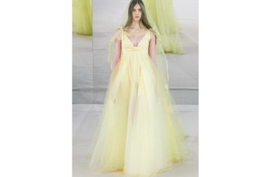 الفستان المنفوخ مع قصة الصدر العالية من Alexis Mabille لصيف 2017