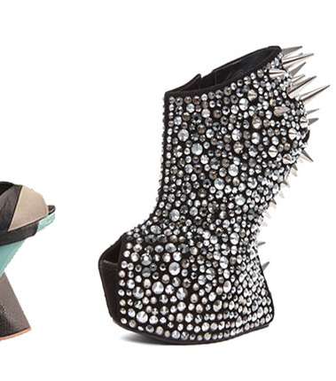 مجموعة من الأحذية الغريبة