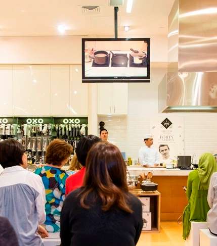 افتتاح الحدث بندوة 