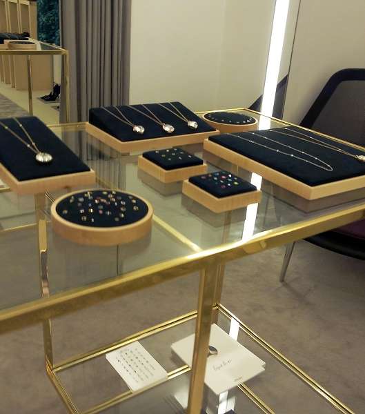 عرض مجوهرات Loquet في Boutique 1