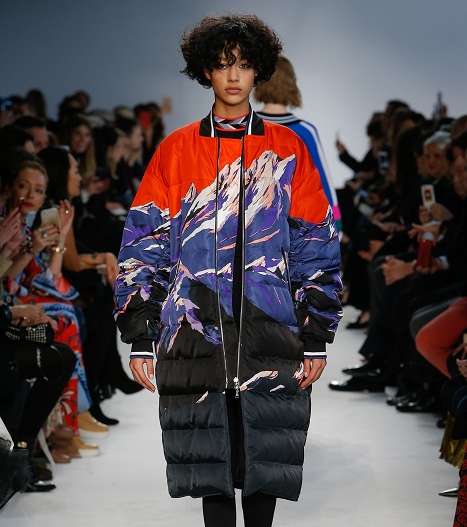 معطف بموضة الـ Quilted Coat من توقيع علامة Emilio Pucci