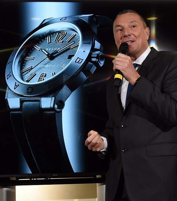 المدير التنفيذي لعلامة بولغري يكشف ساعة الدار الجديدة في حفل بازل 2016