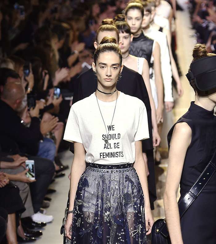 اكتشفي التي شيرت الابرز والتي ستسيطر هذا الموسم